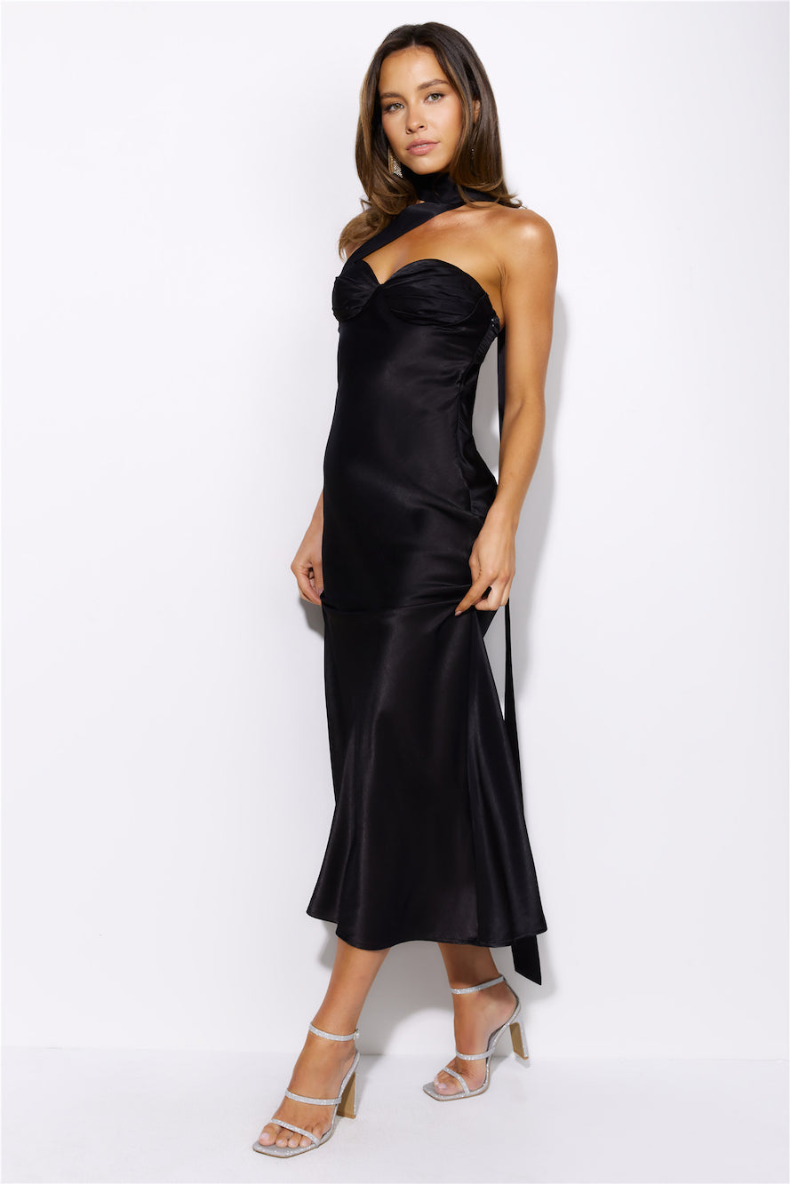 Stylish Queen Maxi Dress Black